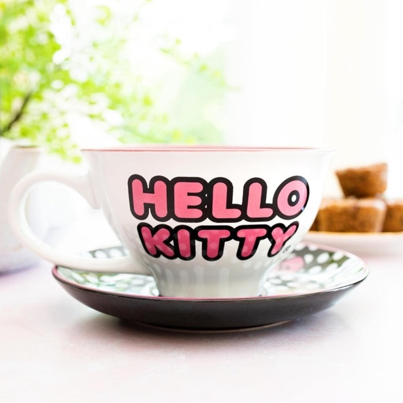 Hello Kitty Ceramic Teacup and Saucer Set - Picture 4 of 5